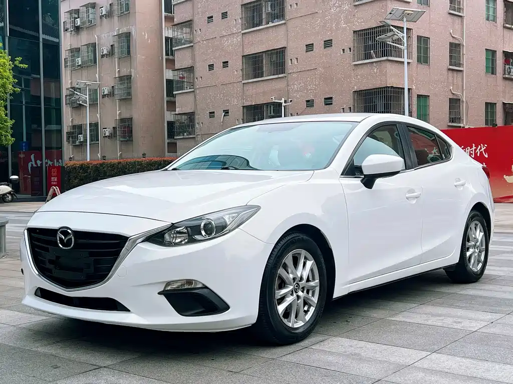 Mazda 3 Axela 2015