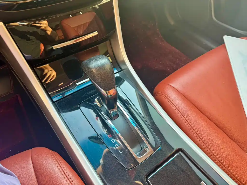 Honda Accord — миниатюра 11