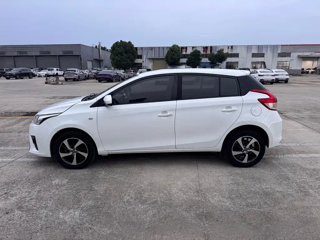 Toyota Yaris L — миниатюра 17