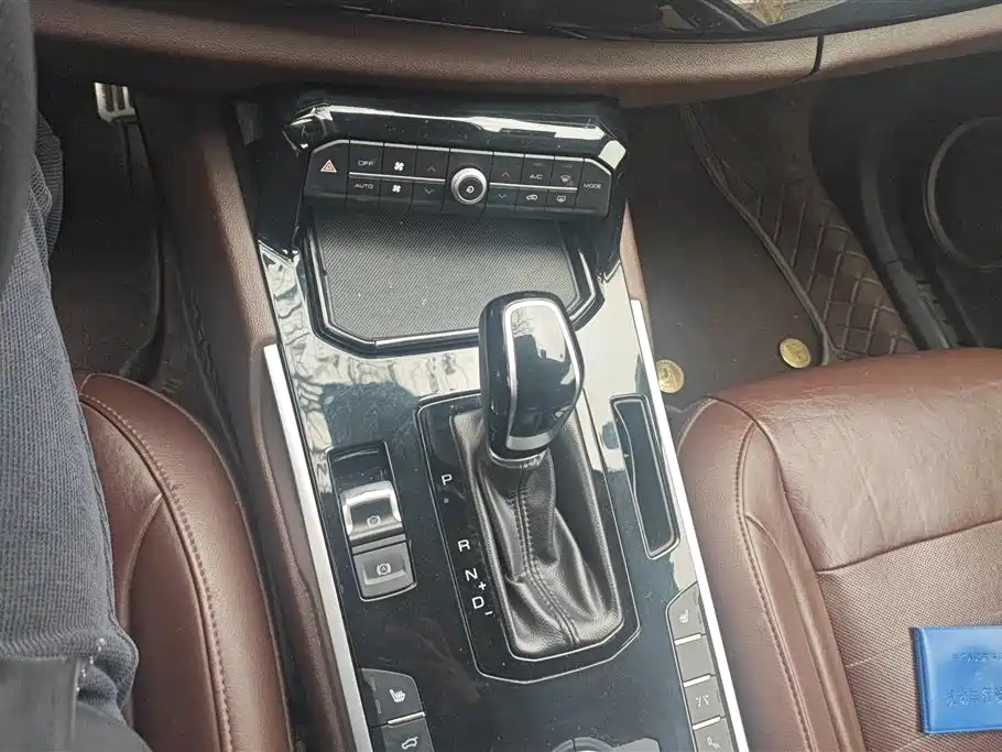 WEI PAI WEI BRAND VV7