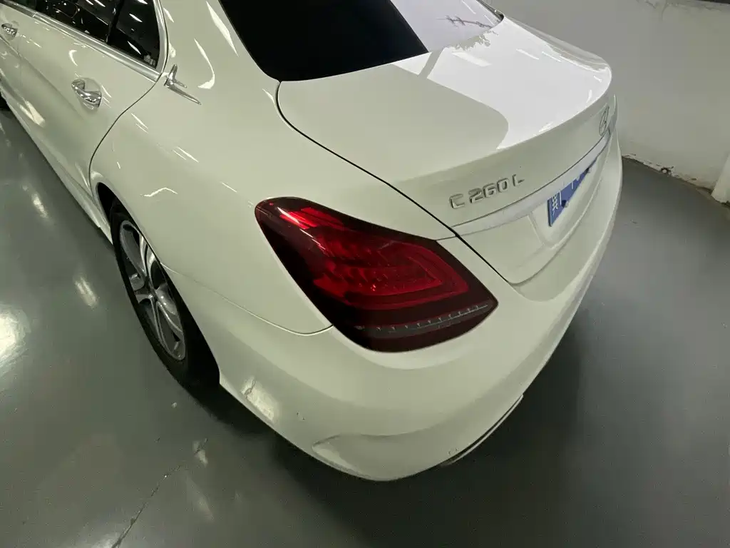 Mercedes-Benz C-Class — миниатюра 4