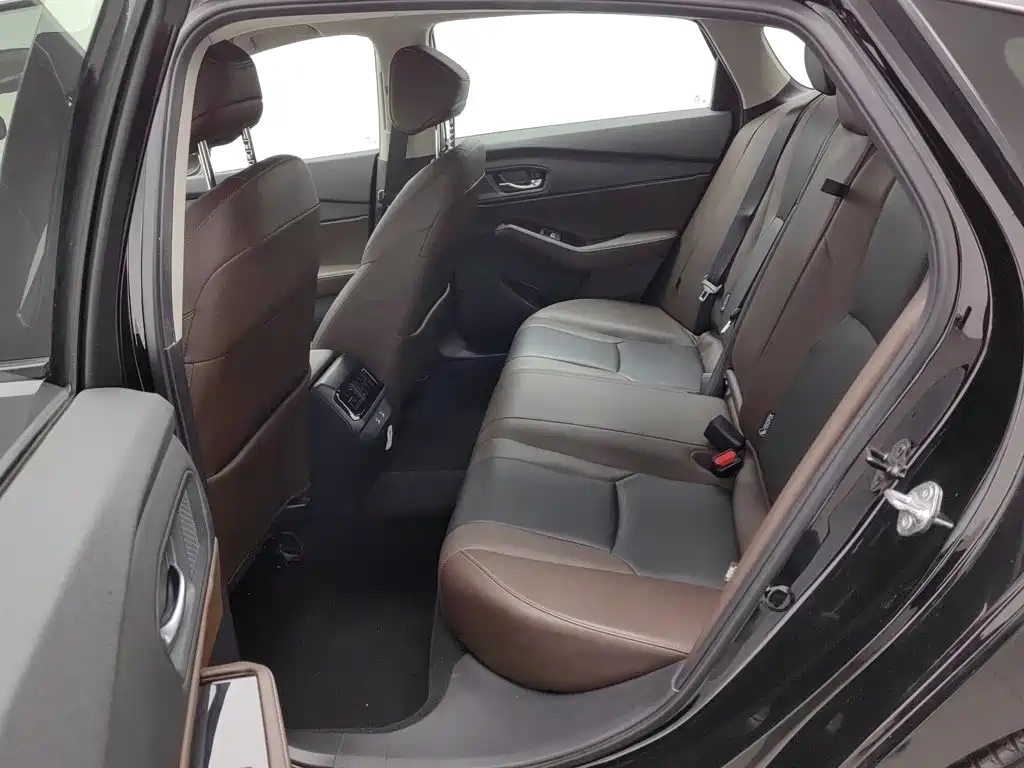 Honda Inspire PHEV — миниатюра 15