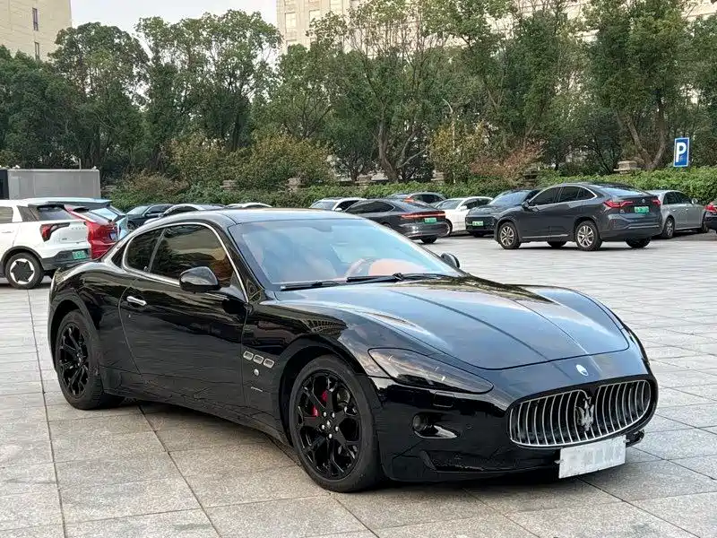 MASERATI GRANTURISMO