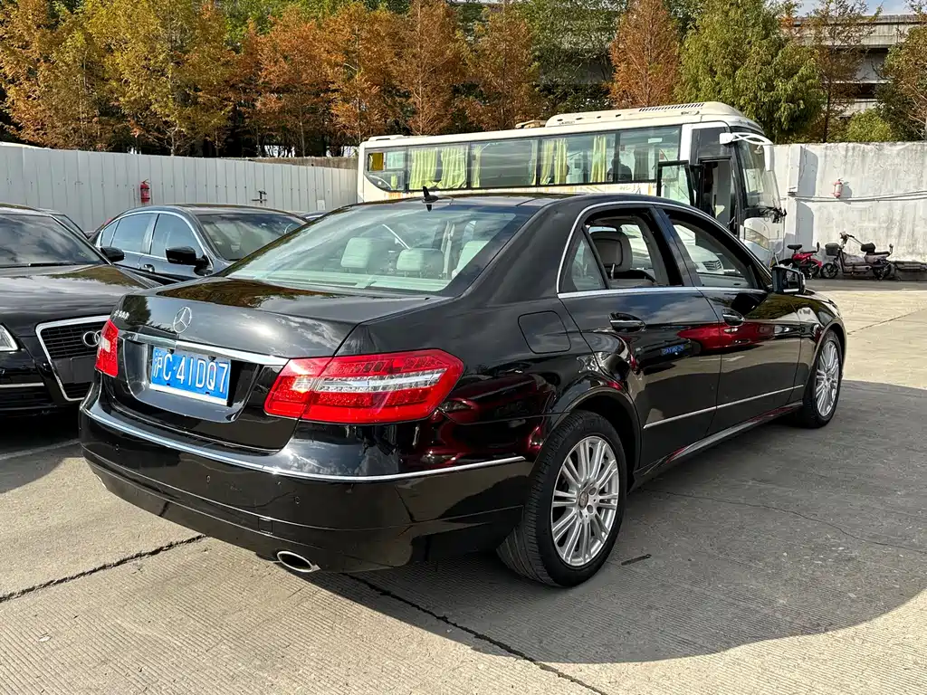 Mercedes-Benz E-Class (Import) — миниатюра 10