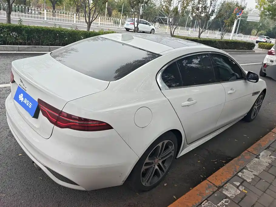 Jaguar XEL — миниатюра 3