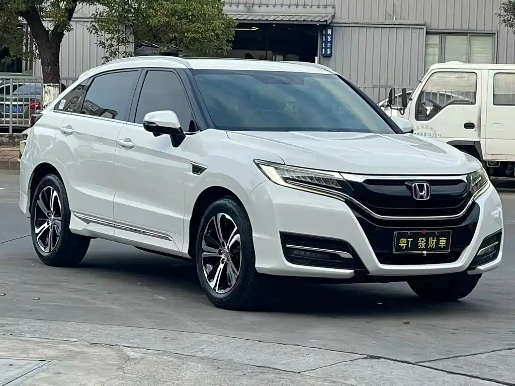 HONDA UR V
