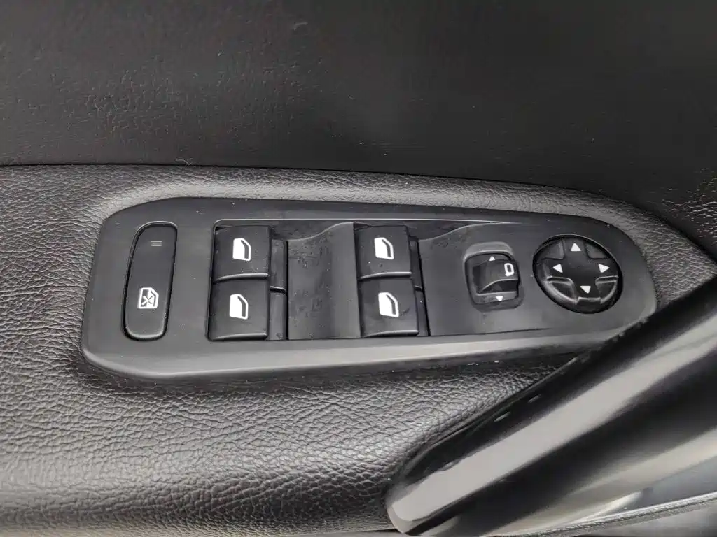Peugeot 408 — миниатюра 9