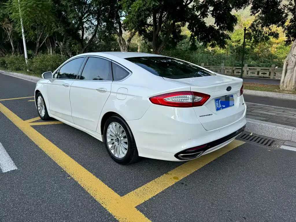 Ford Mondeo — миниатюра 8