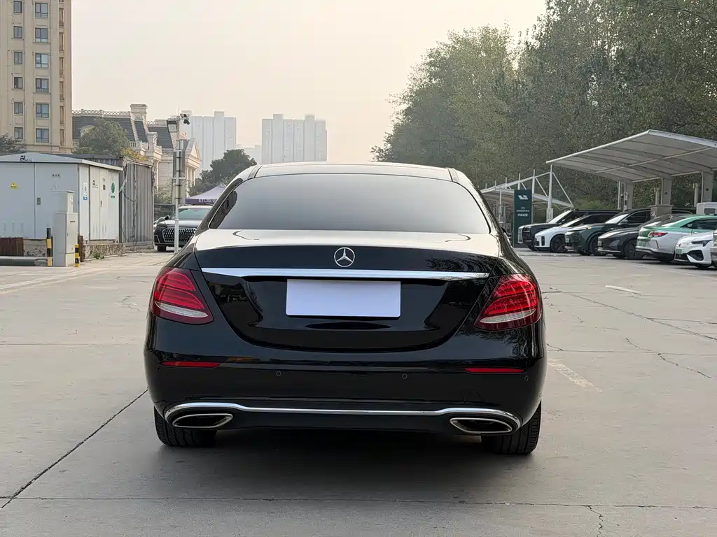 Mercedes-Benz E-Class — миниатюра 19