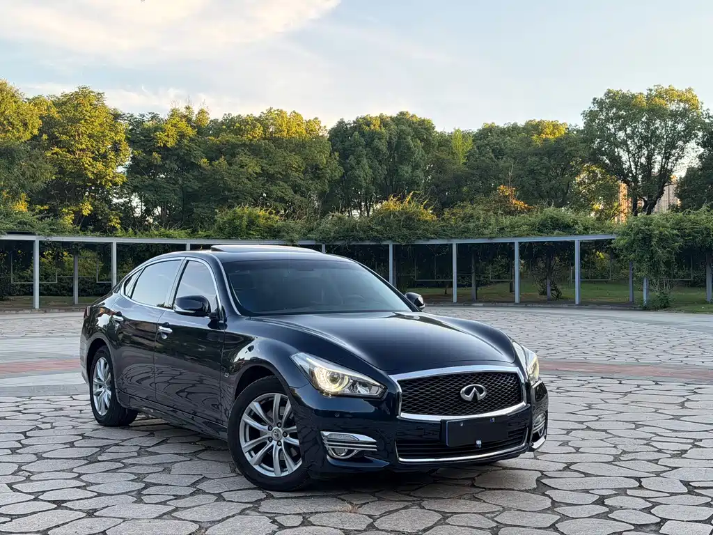 Infiniti Q70 — миниатюра 3