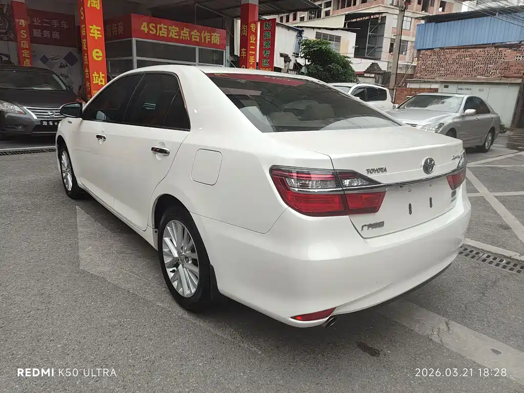 TOYOTA CAMRY