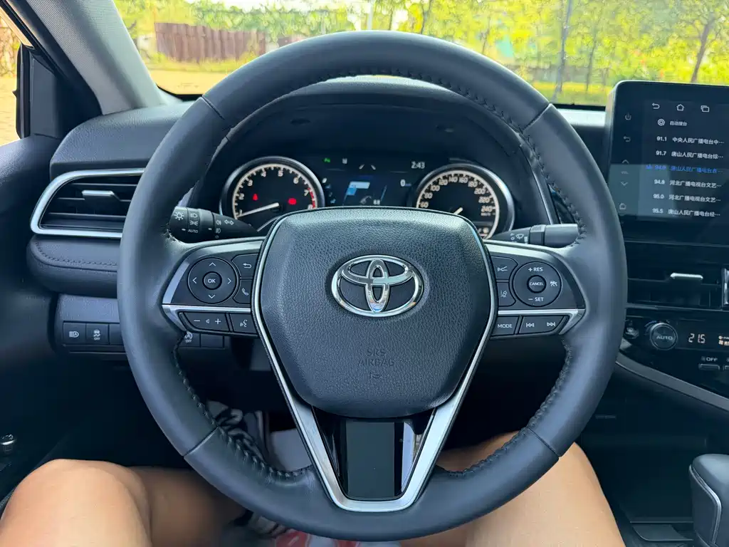 Toyota Camry — миниатюра 11