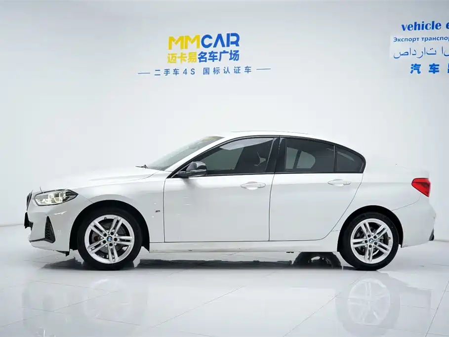 BMW 1 SERIES