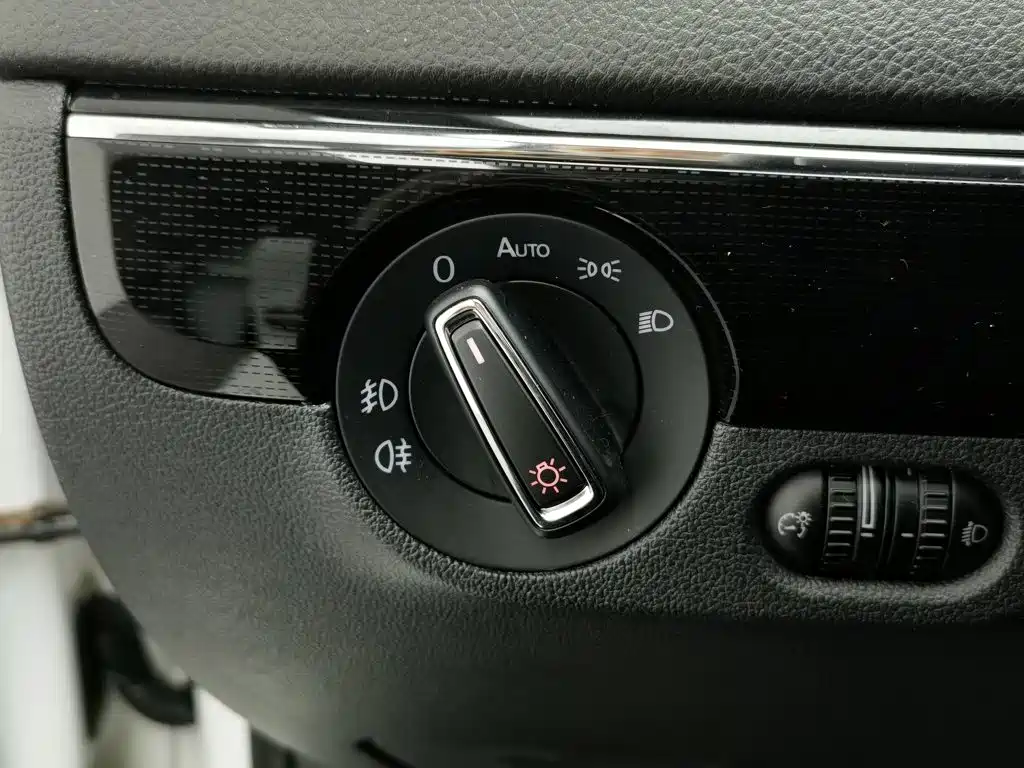 Volkswagen Sagitar — миниатюра 21