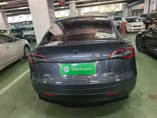 Tesla Model Y Версия с задним приводом