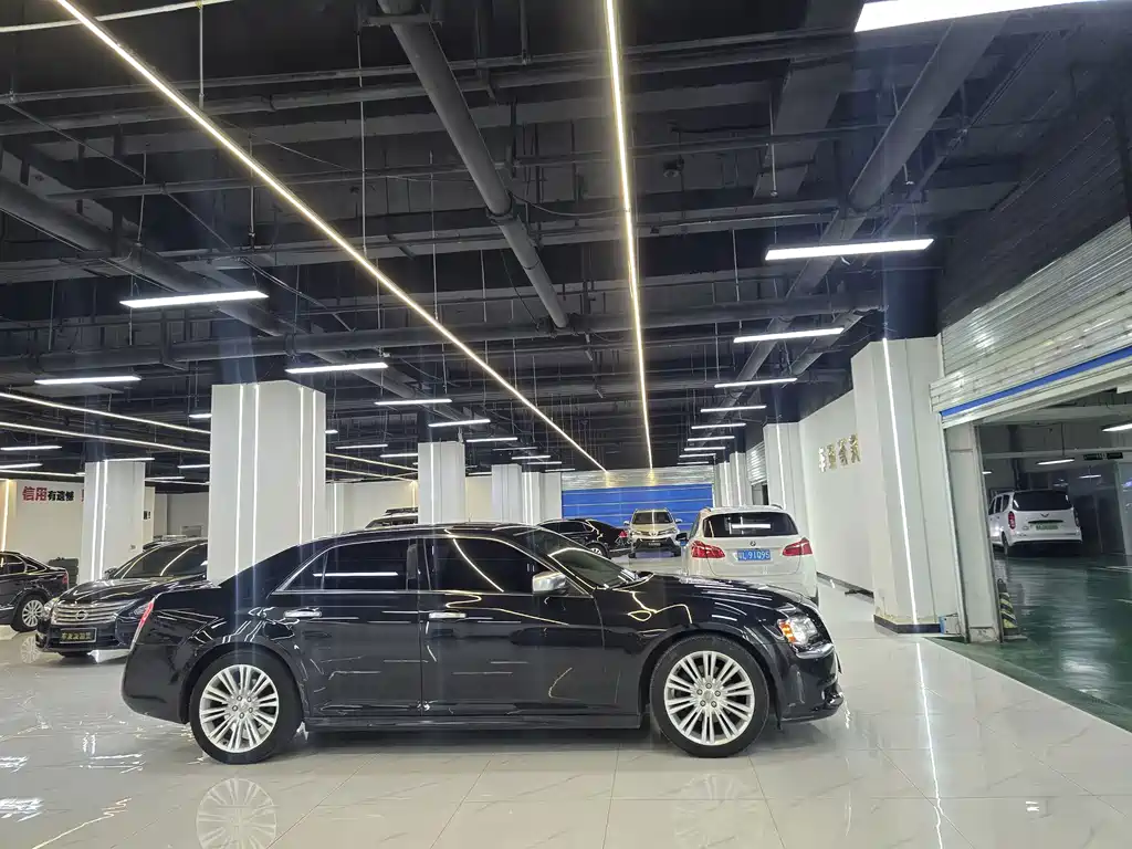 Chrysler 300C — миниатюра 4
