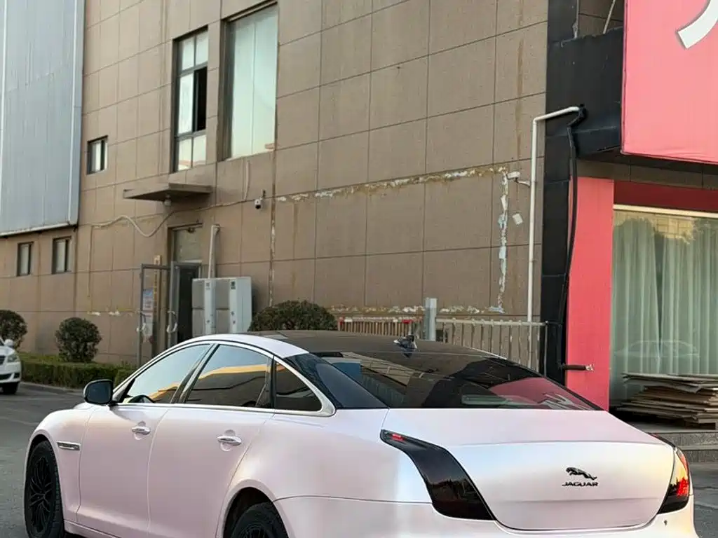 Jaguar XJ — миниатюра 5