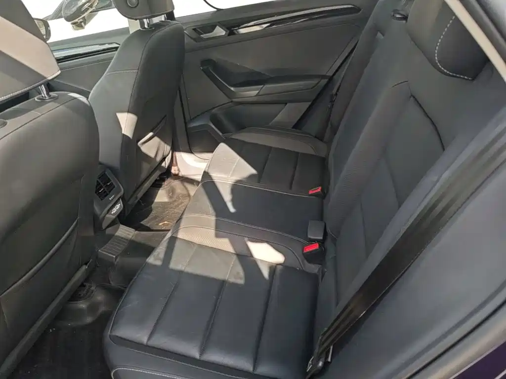 Volkswagen T-Roc — миниатюра 17