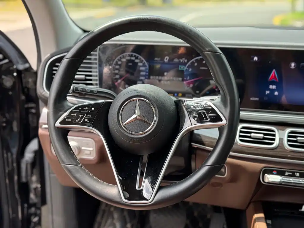 Mercedes-Benz GLE (Import) — миниатюра 13