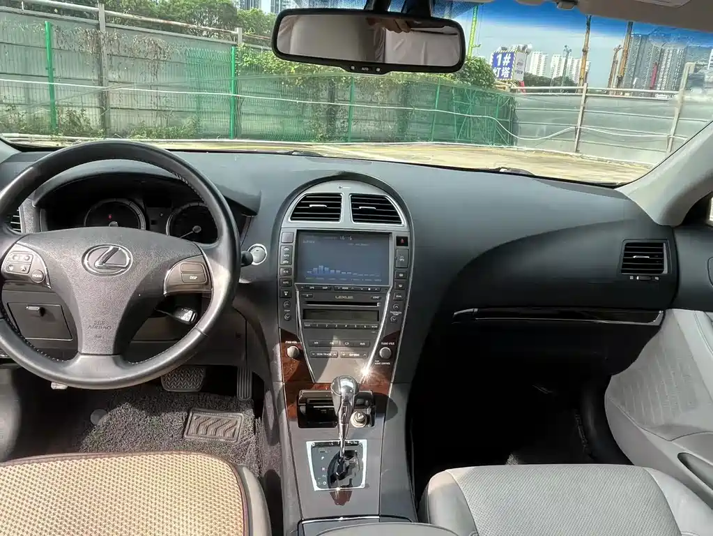 Lexus ES — миниатюра 9