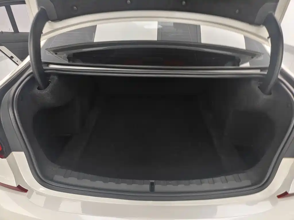 BMW 3 Series — миниатюра 14