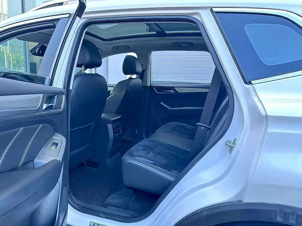 ROEWE RX5 NEW ENERGY