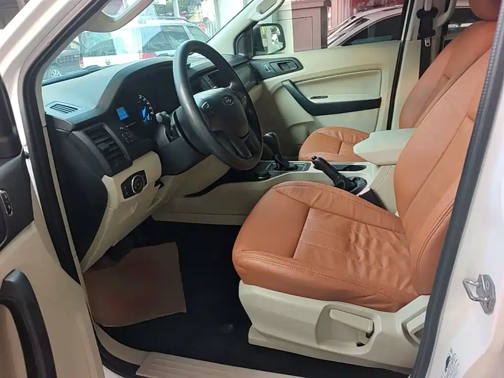 Ford Everest — миниатюра 15