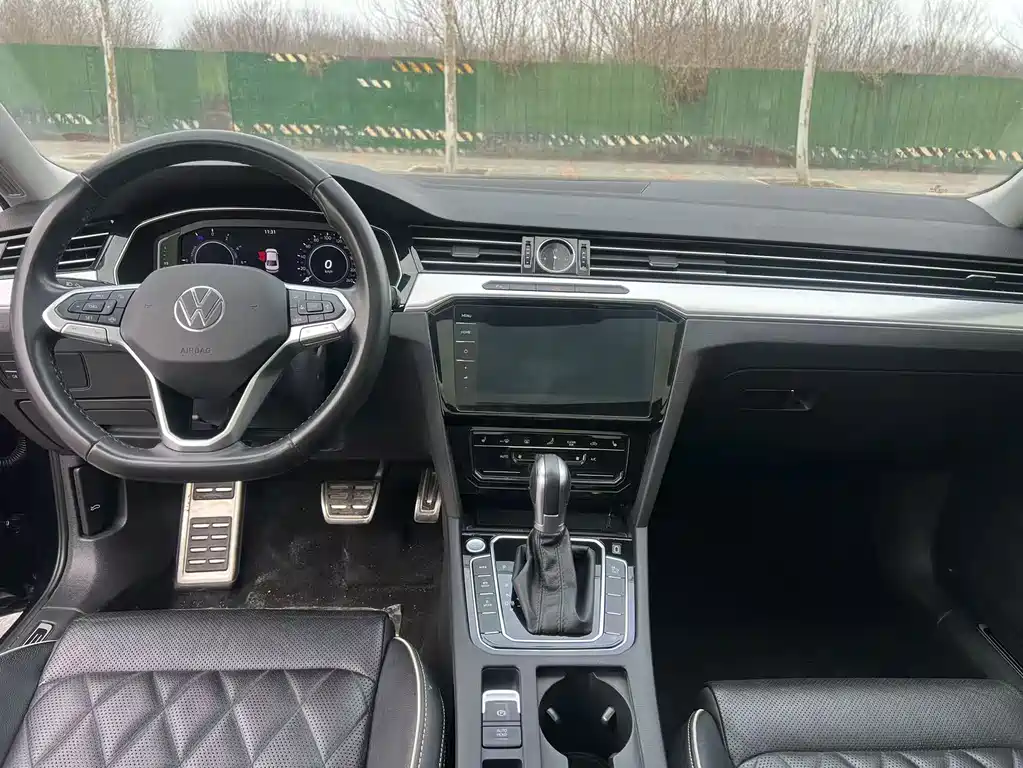 VOLKSWAGEN MAGOTAN GTE PLUG IN HYBRID