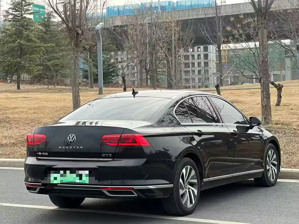 VOLKSWAGEN MAGOTAN GTE PLUG IN HYBRID