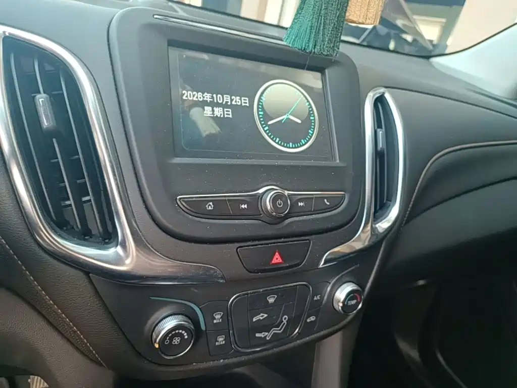 Chevrolet Equinox — миниатюра 13