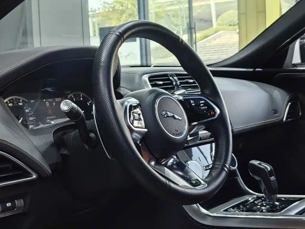 Jaguar XEL — миниатюра 15