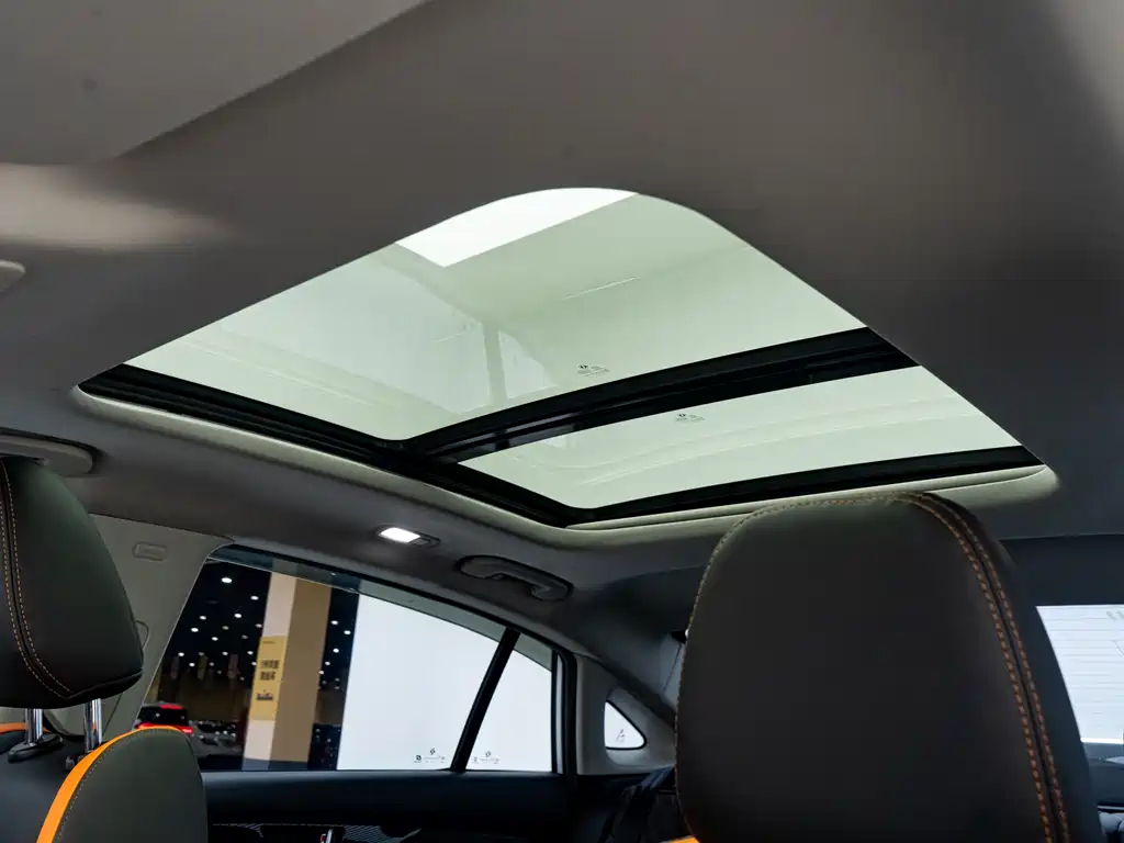 DONGFENG YI HYUN MAX