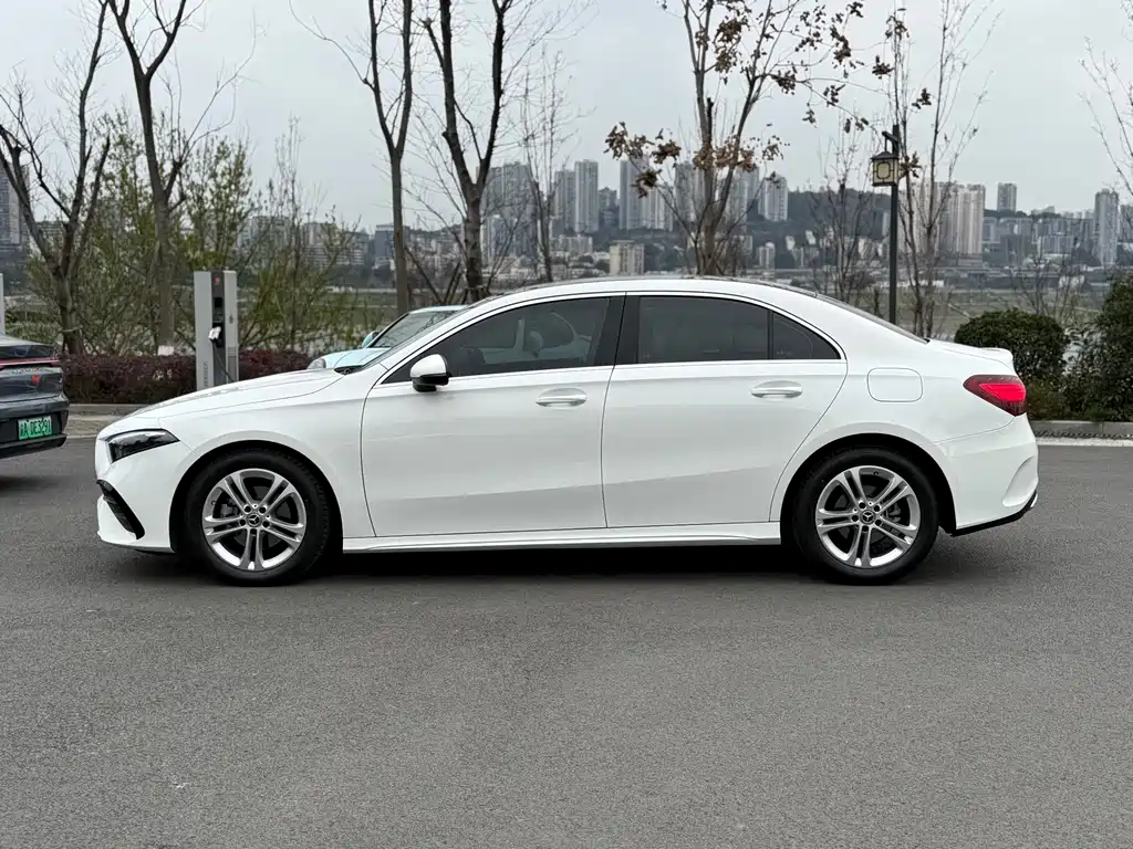 MERCEDES-BENZ A CLASS