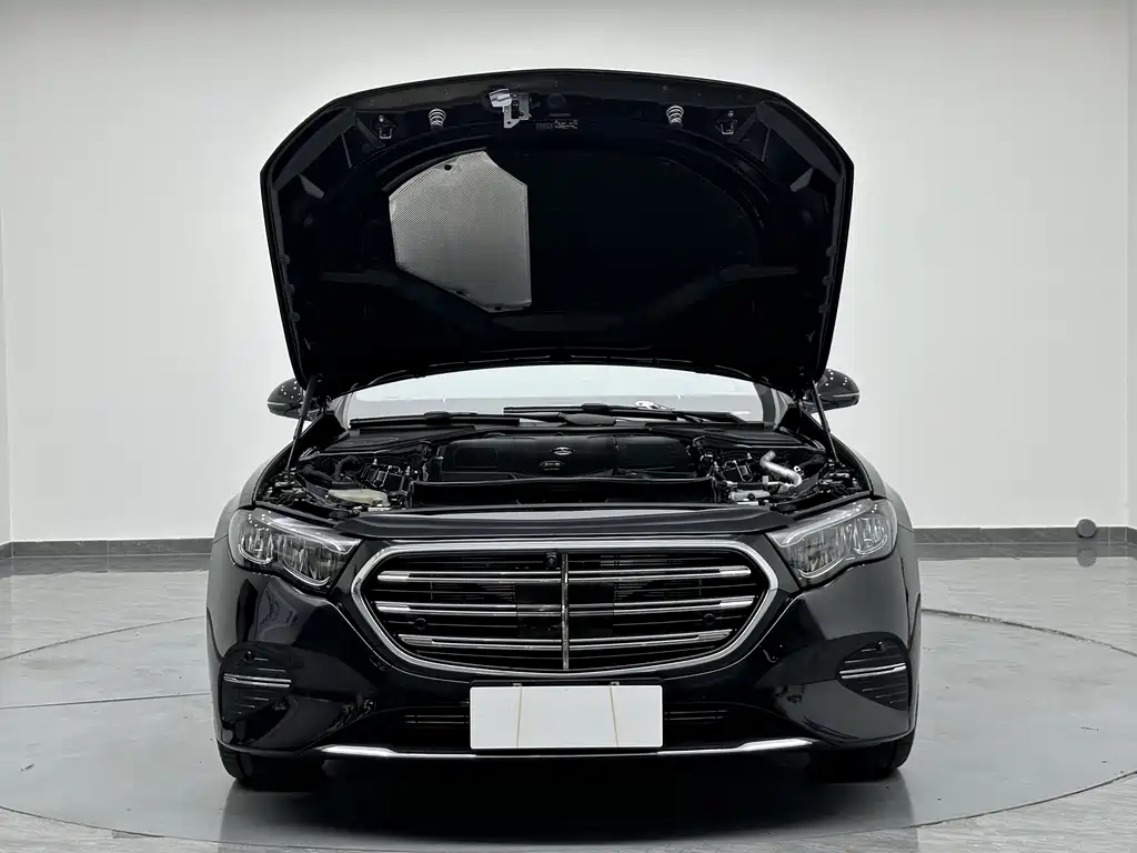 Mercedes-Benz E-Class — миниатюра 25