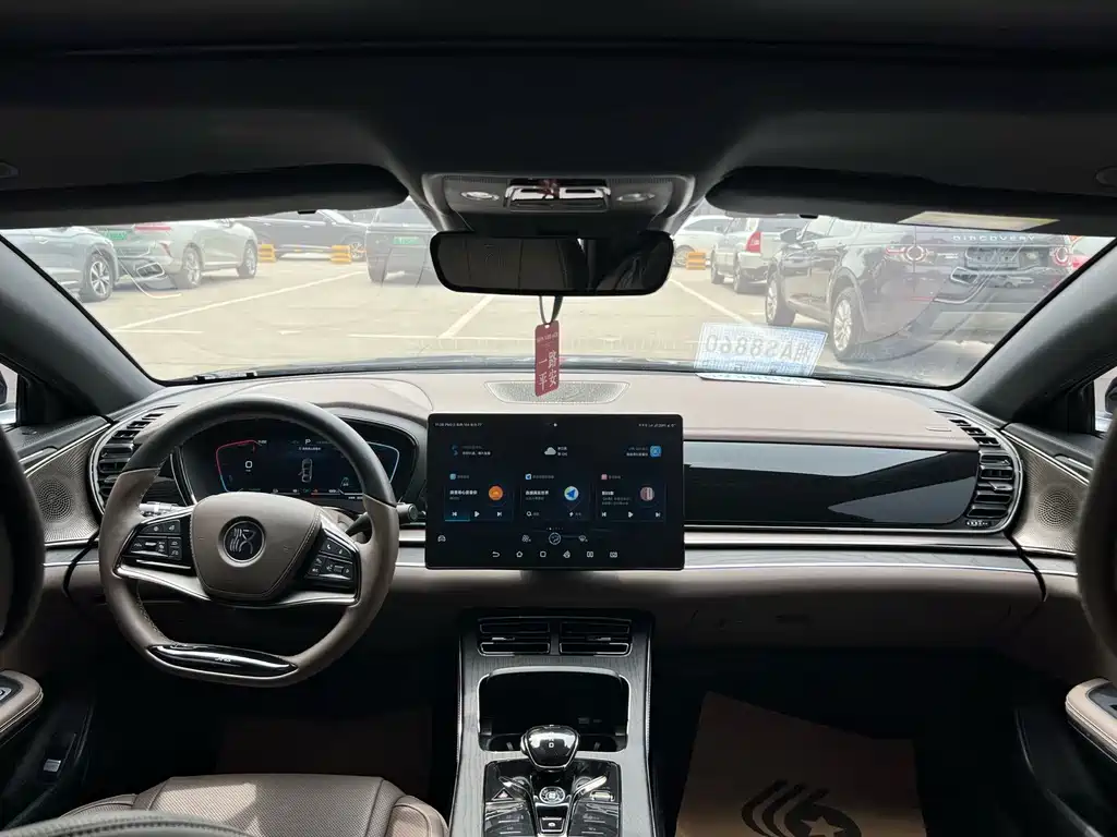 BYD Han 2022 DM-i 121KM Premium