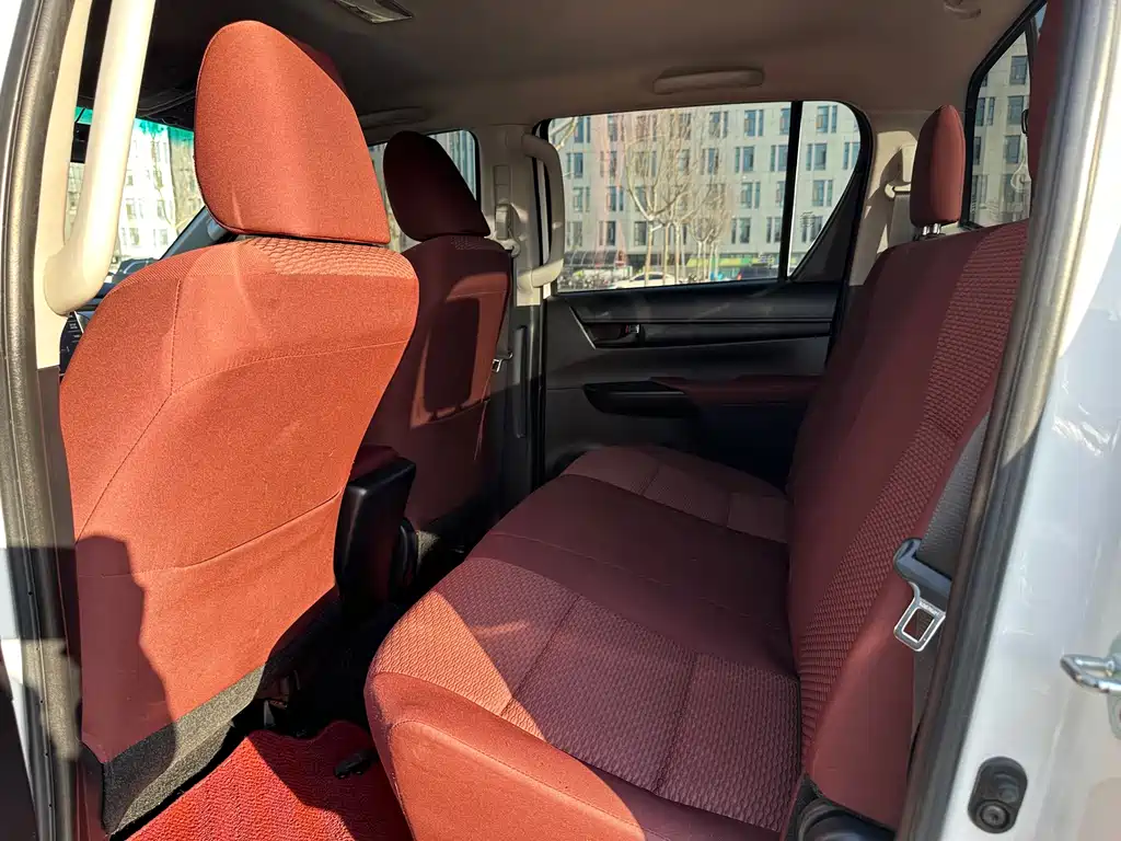 Toyota Hilux 2019 2.7L AT