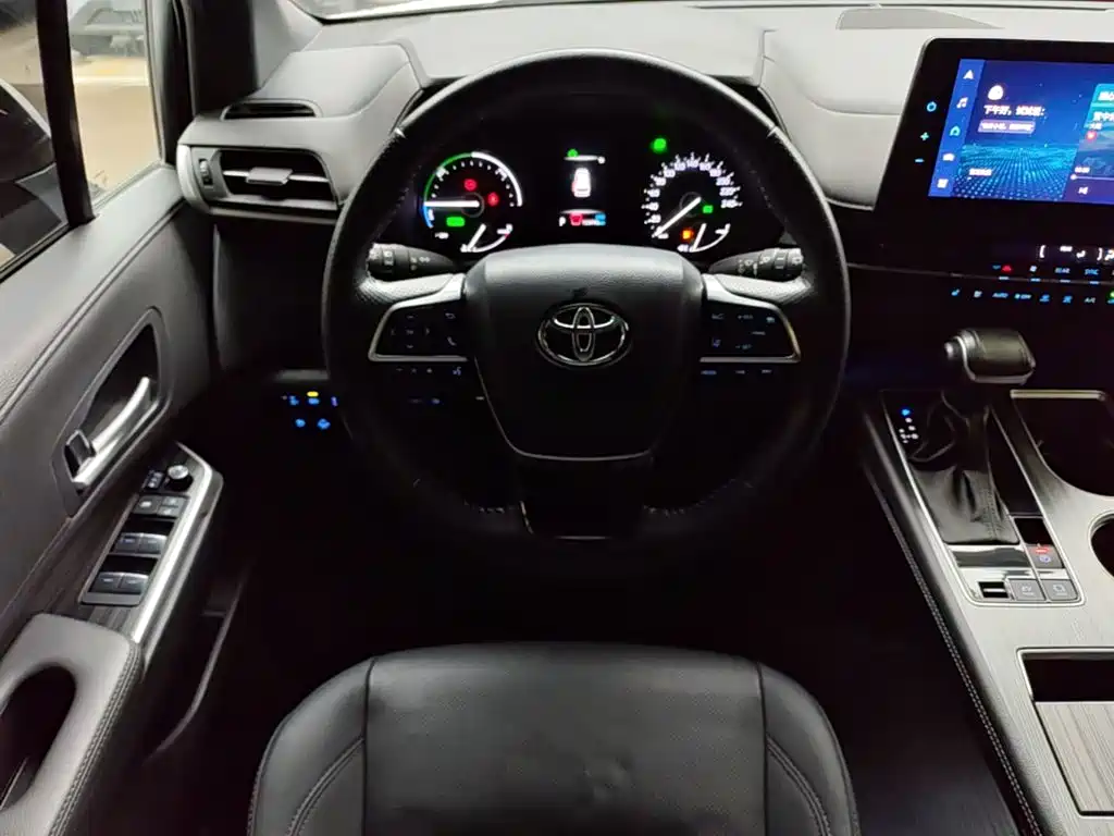 Toyota Sienna — миниатюра 11
