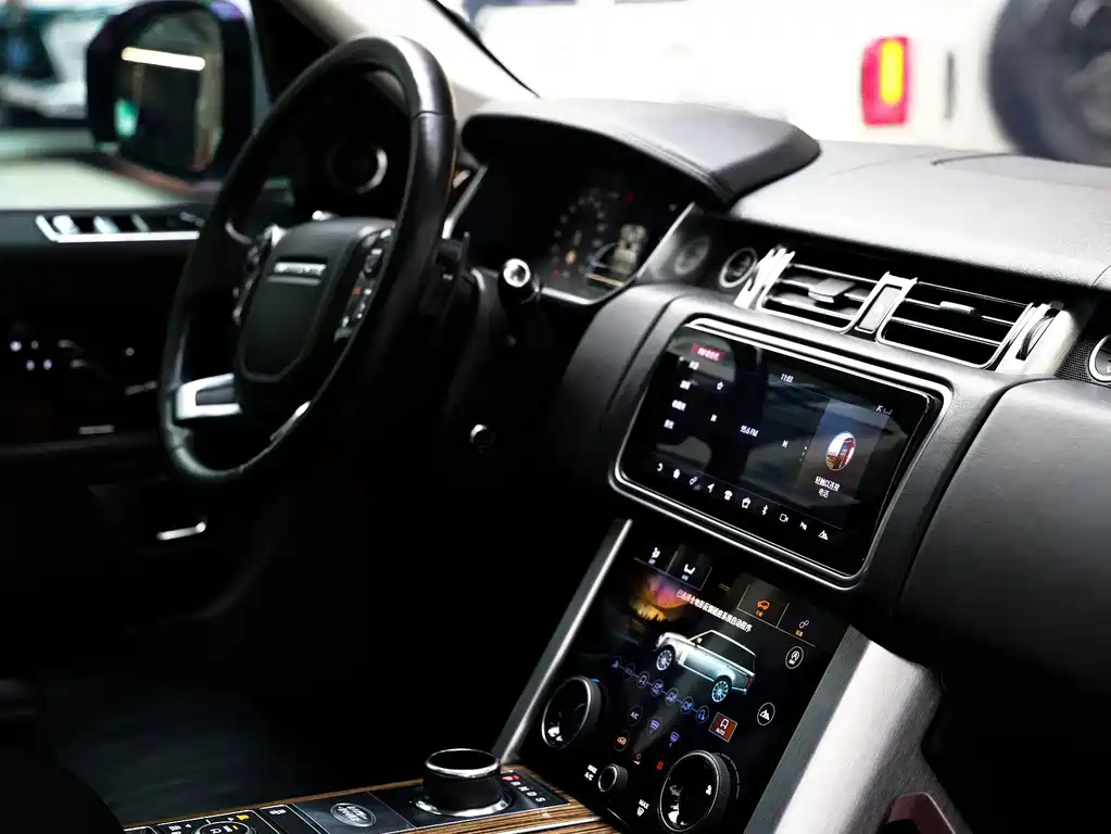 Land Rover Range Rover — миниатюра 6