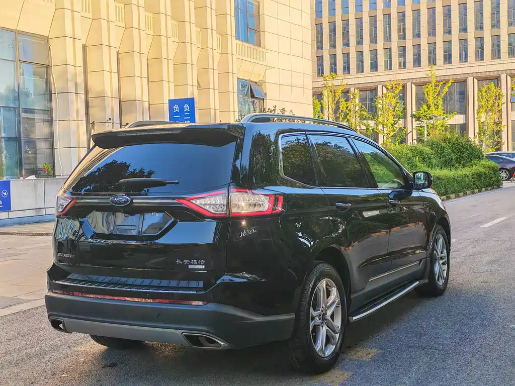 Ford Edge — миниатюра 4