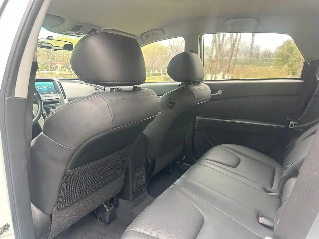 LUXGEN EXCELLENT 6 SUV