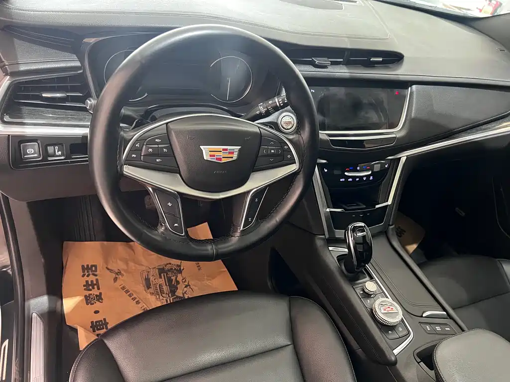 CADILLAC XT5