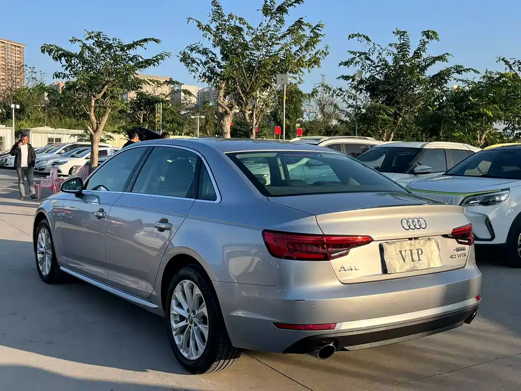 AUDI A4L