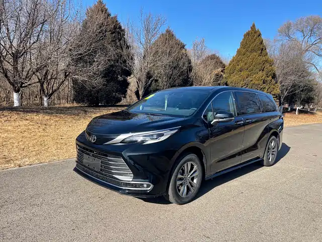 TOYOTA SIENNA 2026