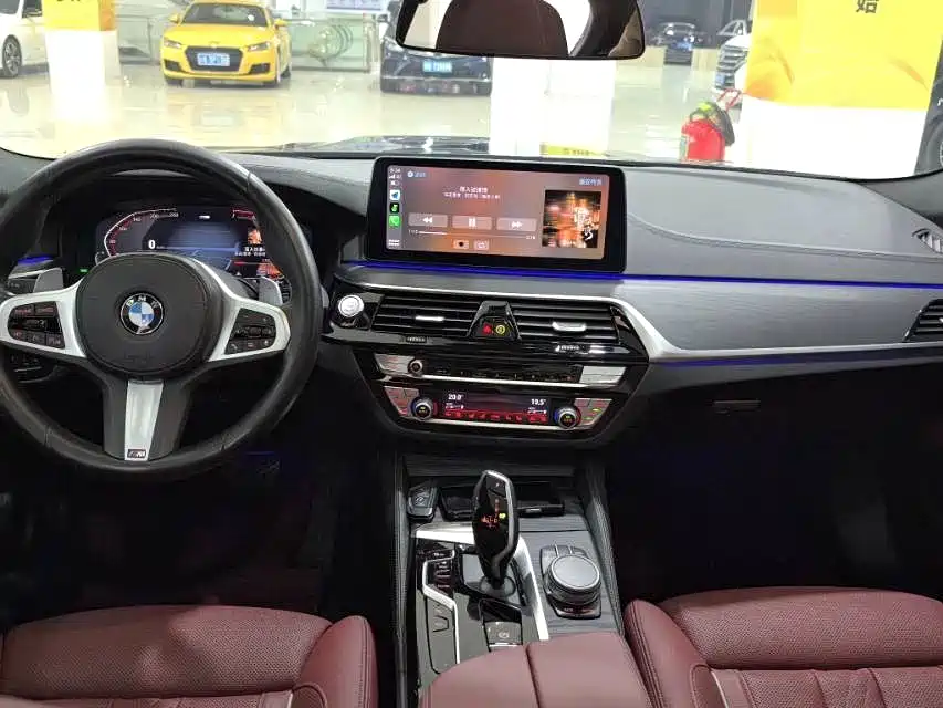 BMW 5 Series — миниатюра 10