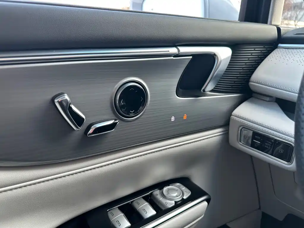 BUICK GL8 NEW ENERGY