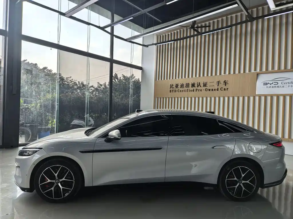 BYD Han L — миниатюра 2