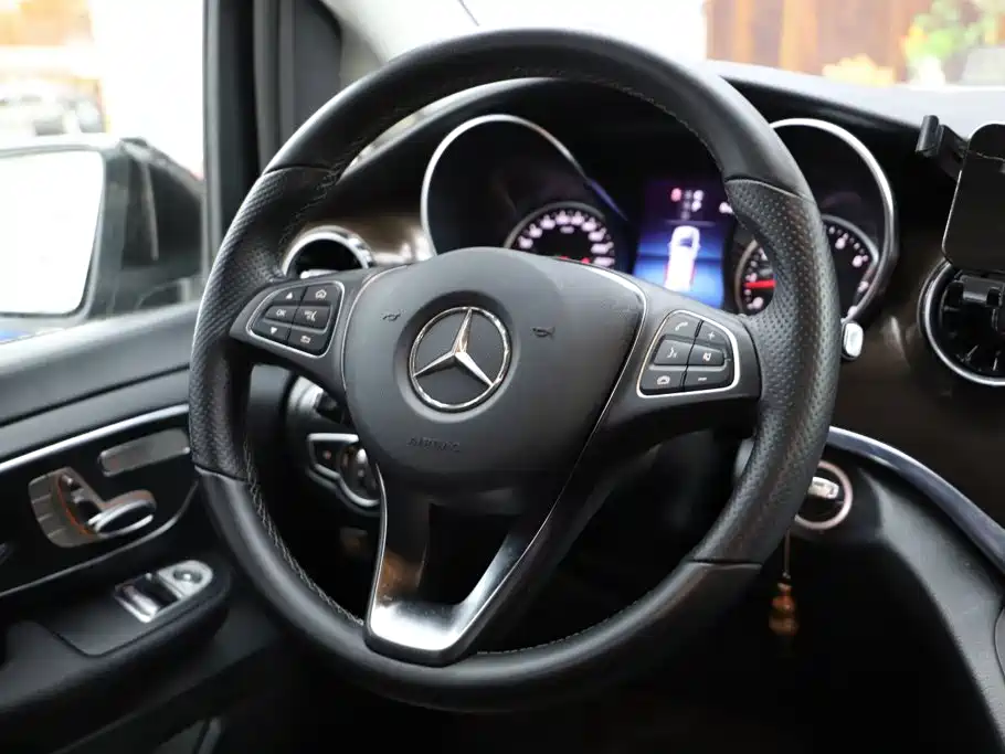 Mercedes-Benz V-Class — миниатюра 15