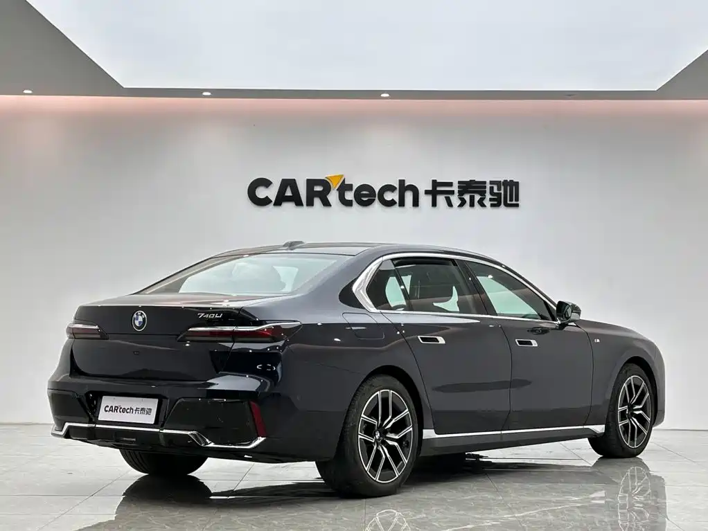 BMW 7 Series — миниатюра 5
