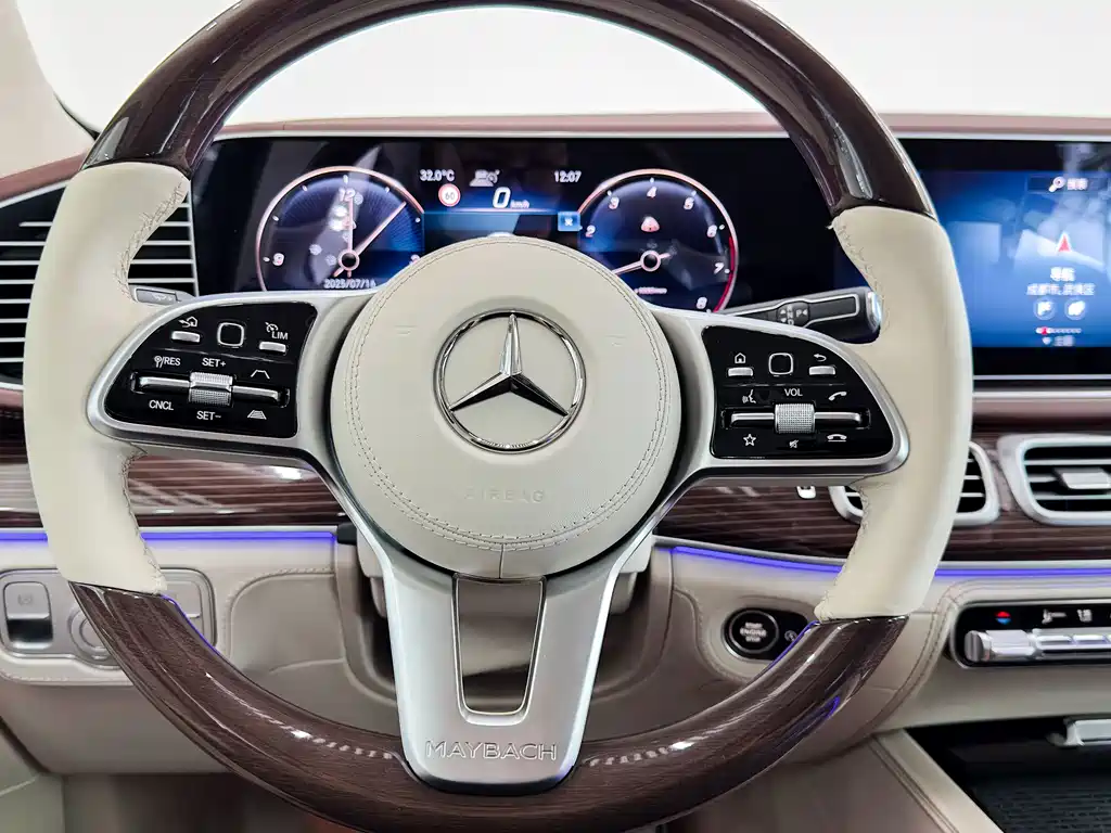 MERCEDES-BENZ MAYBACH GLS