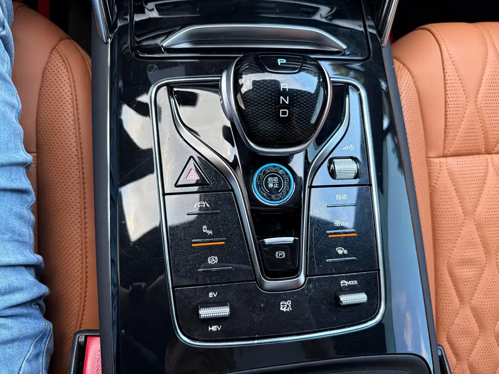 BYD Tang New Energy — миниатюра 18